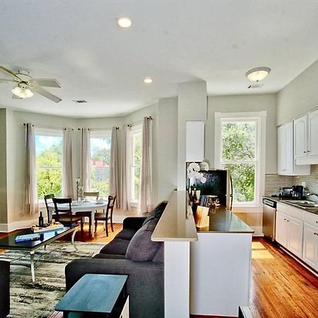 2 Bedroom Renovated Townhouse In Downtown Savannah Bagian luar foto