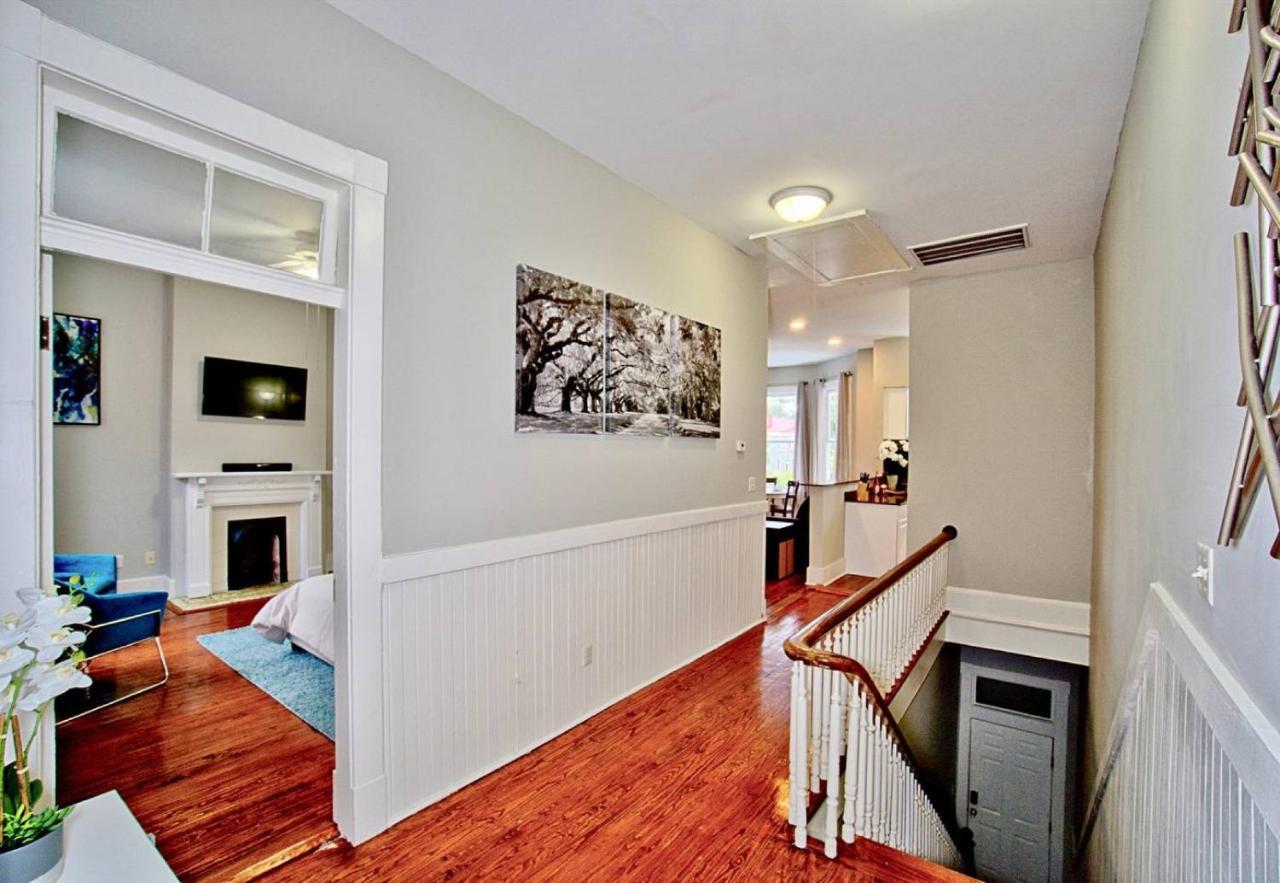 2 Bedroom Renovated Townhouse In Downtown Savannah Bagian luar foto