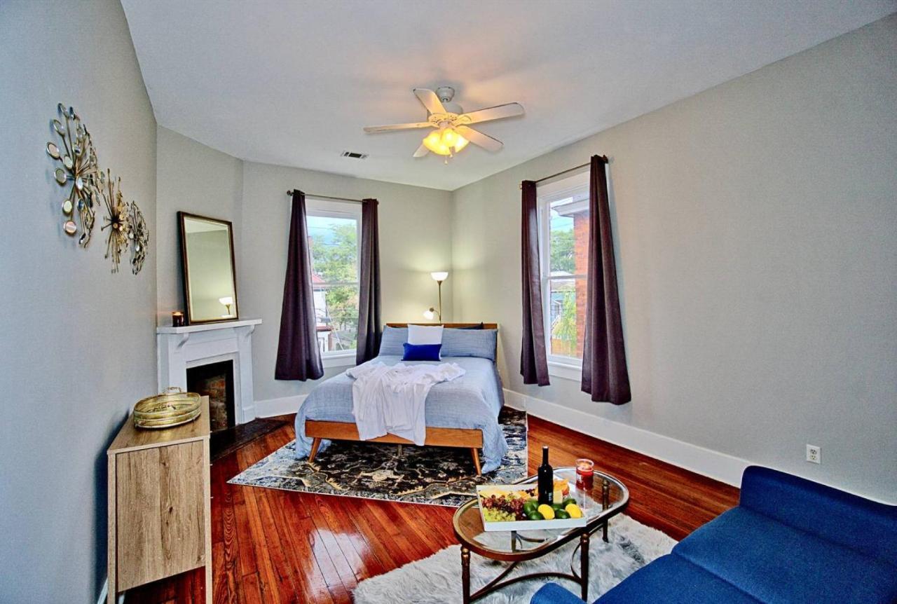 2 Bedroom Renovated Townhouse In Downtown Savannah Bagian luar foto