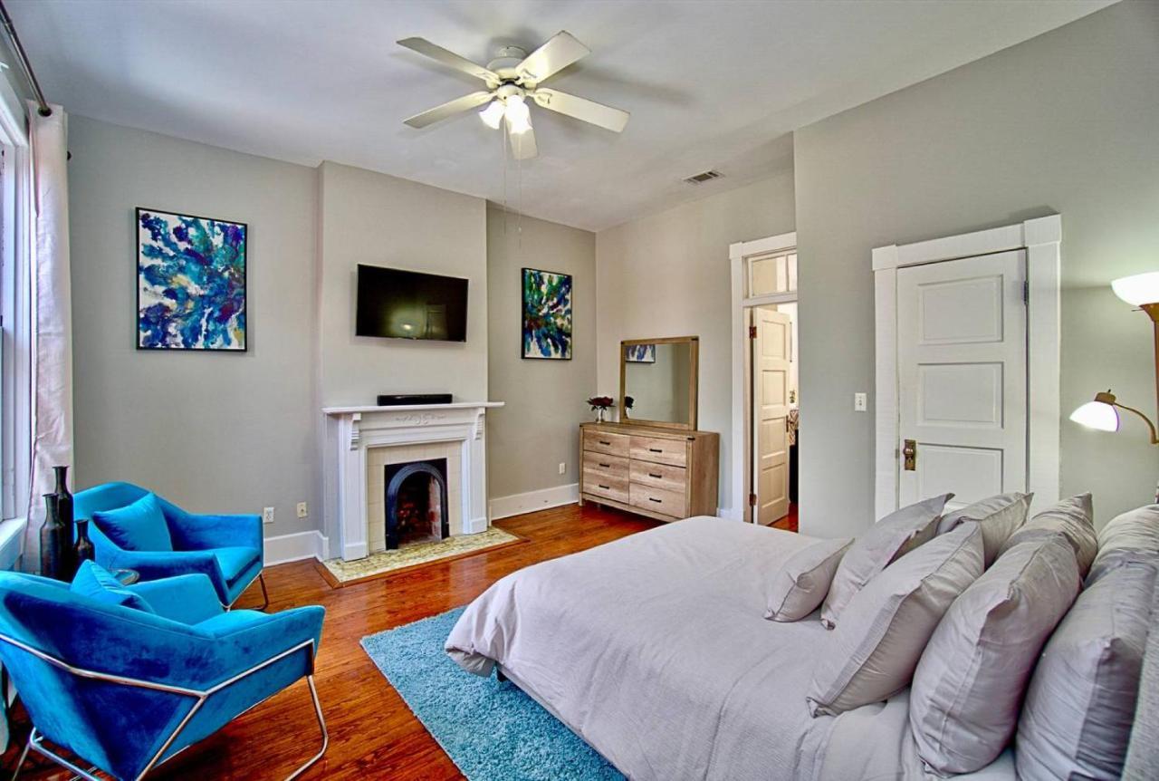 2 Bedroom Renovated Townhouse In Downtown Savannah Bagian luar foto